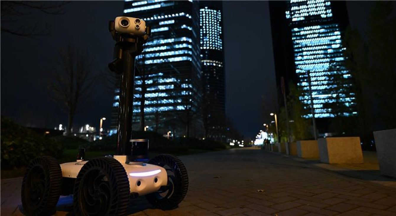 Infografía con las ventajas del modelo RaaS de Star Robotics con Watchbot: sin inversión inicial, suscripción flexible, escalabilidad y mantenimiento incluido.